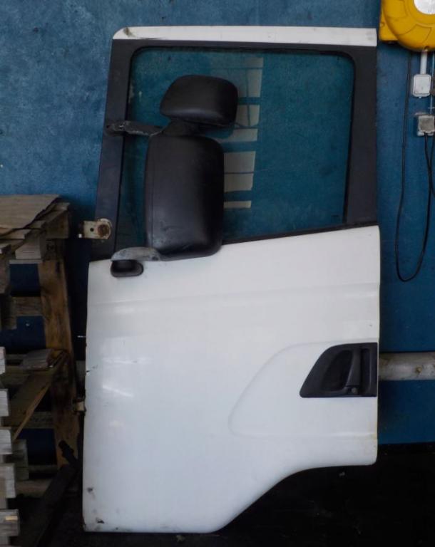 Scania  R420  Dvere predné ľavé