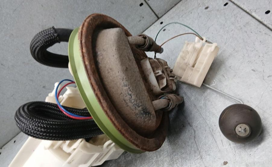 Opel Corsa C 2000-2006 Snímač hladiny paliva