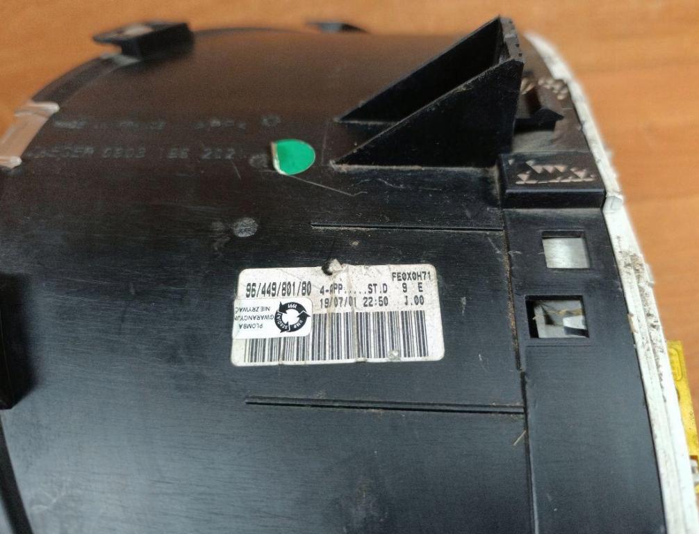 Peugeot 206 Prístrojová doska 9644980180