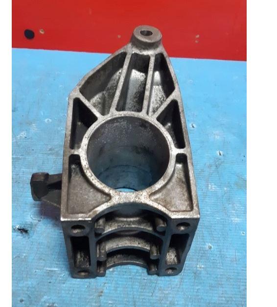 Mercedes Sprinter II 906 2006- hatchback   Držiak motora 6462230404