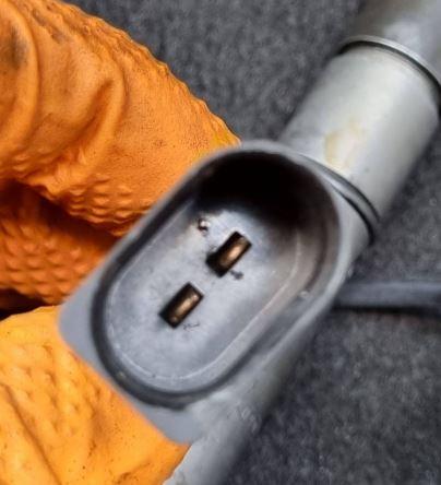 Audi A6 C5 1997-2004 sedan 2.5 TDI diesel MT 132 kW 2001  Vstrekovač paliva 059130202F