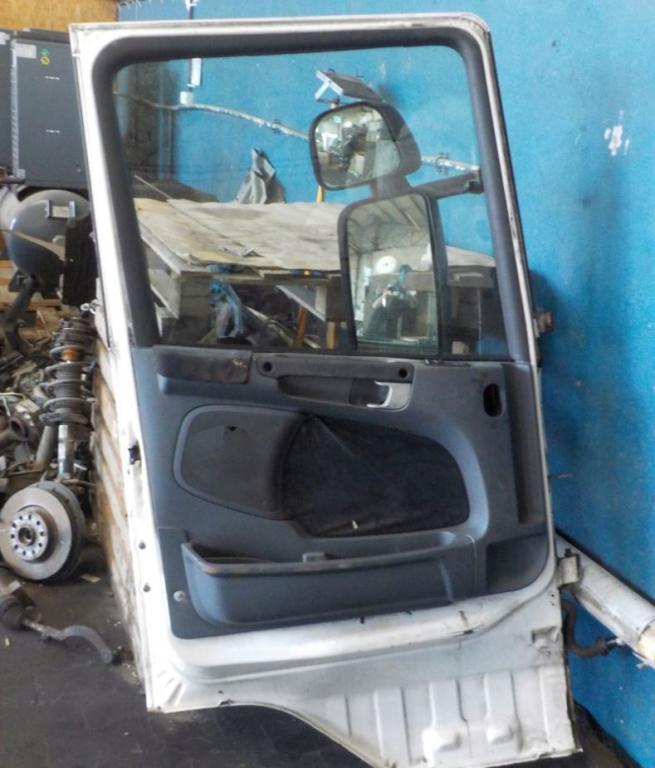 Scania  R420  Dvere predné ľavé