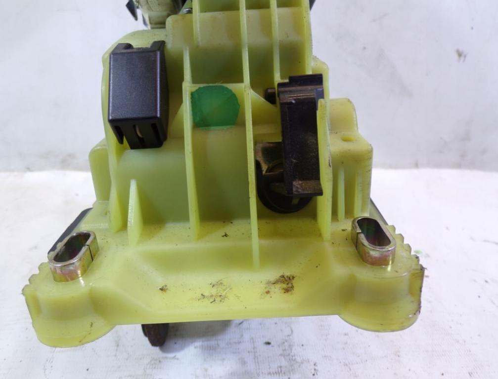 Mercedes C W203 2000-2007 sedan 2.0 KOMPRESSOR petrol MT 120 kW 2001  Rýchlostná páka (kulisa) A2032675524