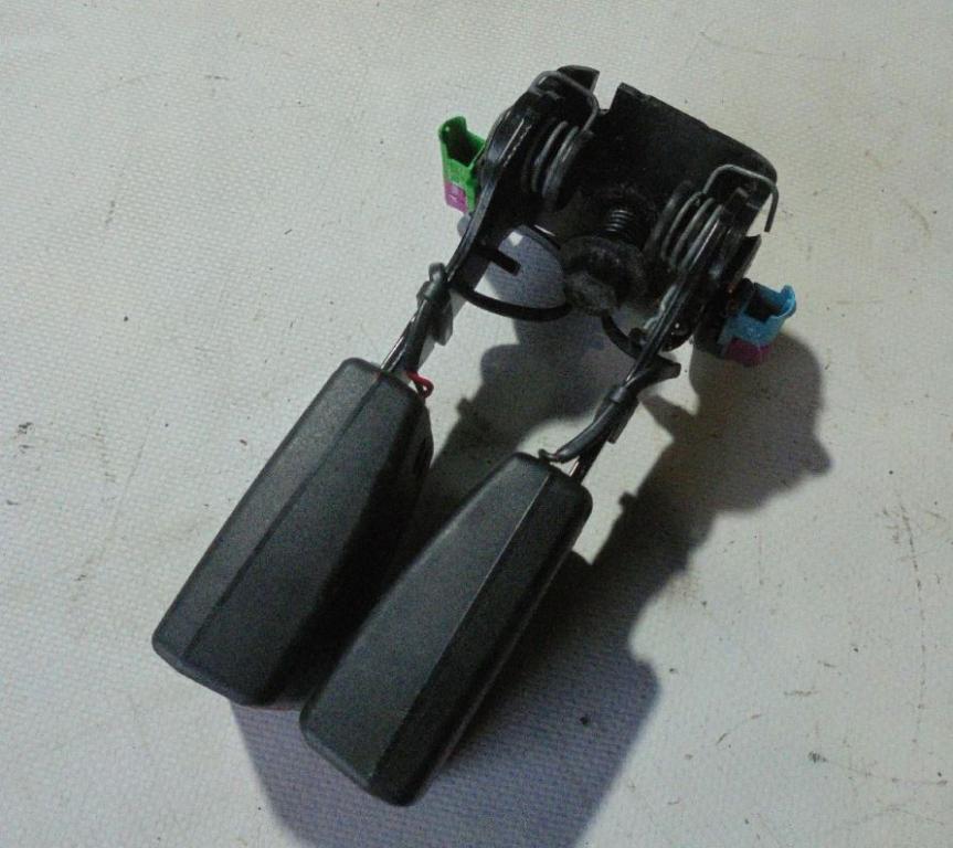 Volvo XC60 I 2008-2017 hatchback 2.4 D diesel AT 133 kW 2014  Bezpečnostný pás 34130684 34130682