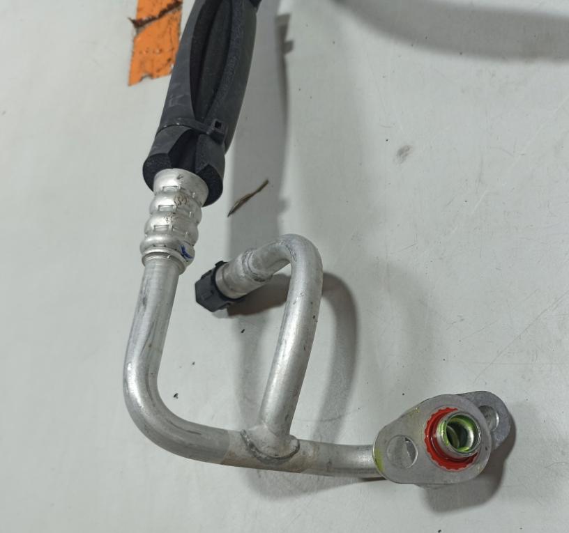 Ford Mustang MACH-E 2020- crossover  Rúrka klimatizácie