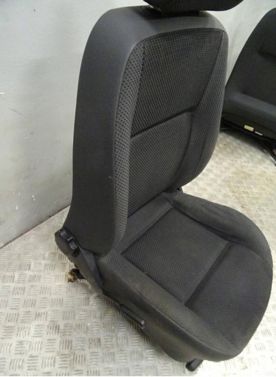 Volkswagen Polo III 6N 1994-2001 hatchback 1.0 petrol MT 37 kW 1997  Sedadlo predné ľavé