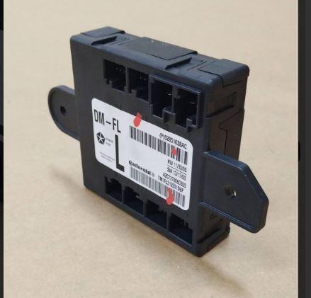 Maserati Ghibli 2013- sedan 3.0 D V6 diesel AT 202 kW 2013  Riadiaca jednotka dverí 52851638AC A2C7378660300