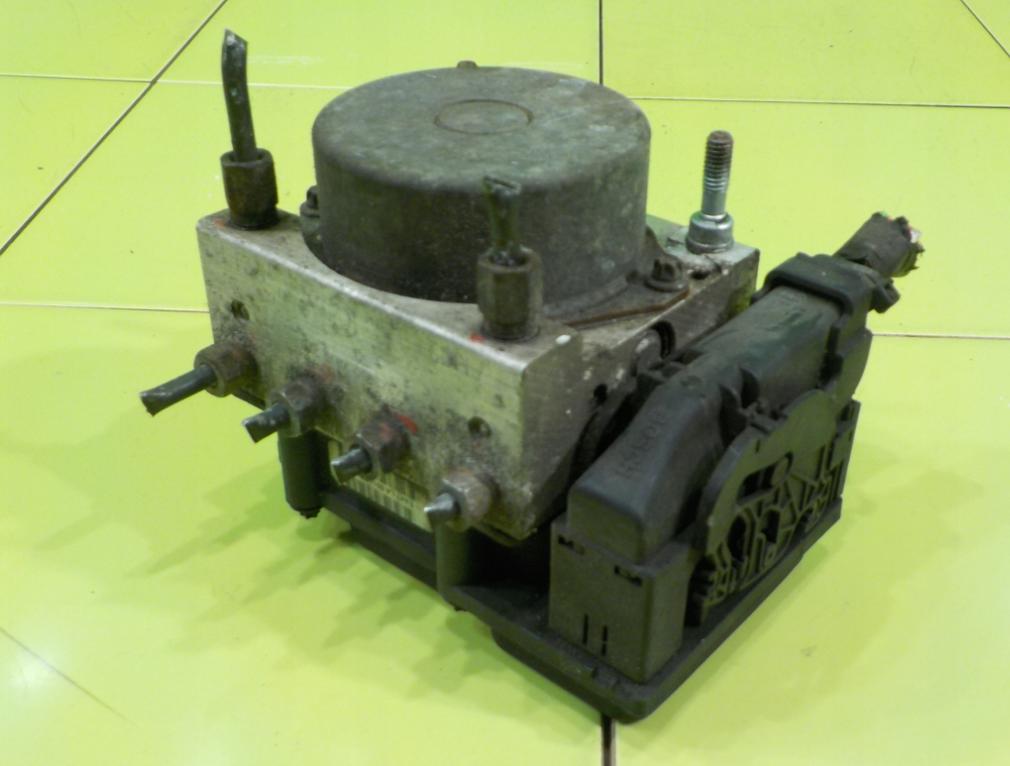 Fiat Sedici hatchback 1.6 16v petrol MT 88 kW 2009 Pumpa ABS 0265231668 0265800493