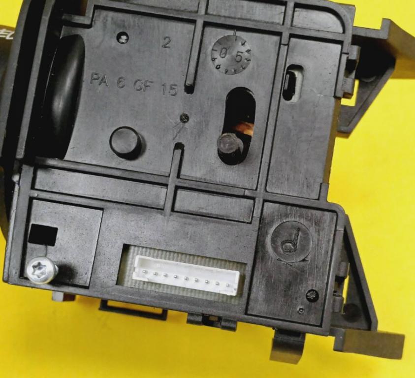 Renault Scenic II 2003-2009 hatchback 1.5 DCI diesel MT 78 kW 2007  Prepínač NR487