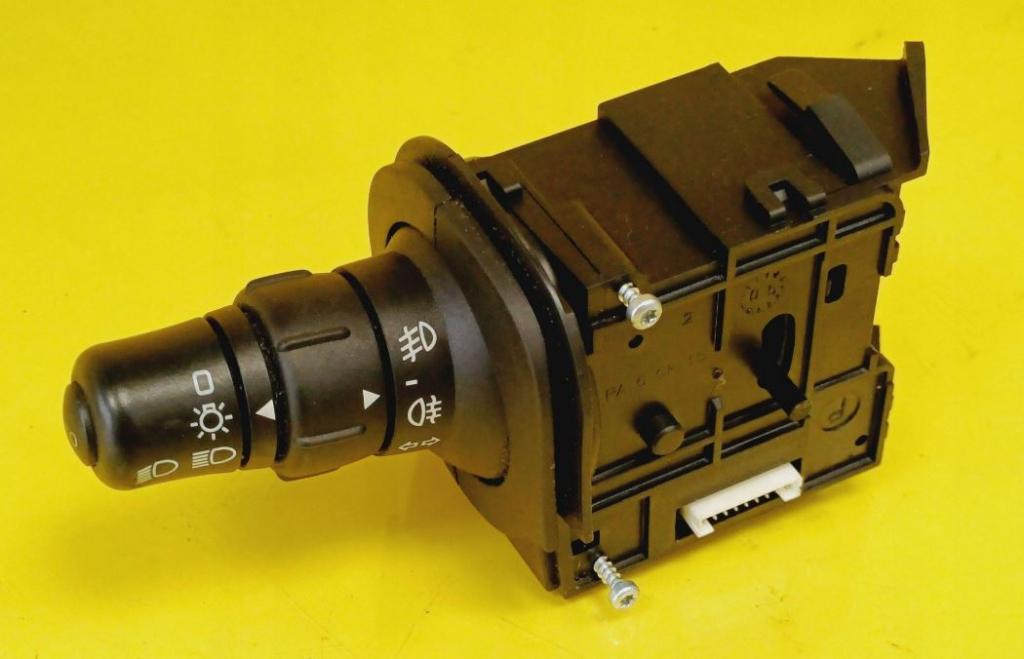 Renault Scenic II 2003-2009 hatchback 1.5 DCI diesel MT 78 kW 2007  Prepínač NR487