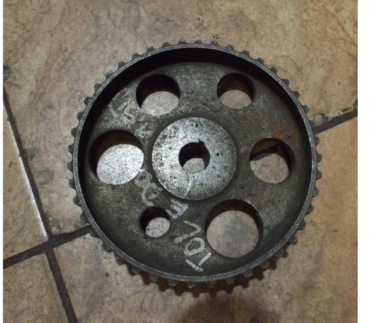 Volkswagen Transporter T4 1990-2003 1.9 D diesel 45 kW 1995  Remenica 028130111C