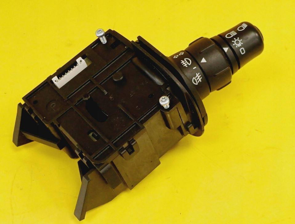 Renault Scenic II 2003-2009 hatchback 1.5 DCI diesel MT 78 kW 2007  Prepínač NR487