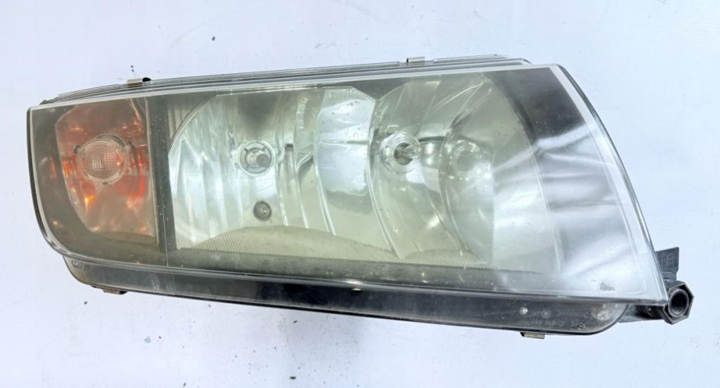 Skoda Fabia I 1999-2007 hatchback 1.2 petrol MT 40 kW 2004  Svetlo predné pravé