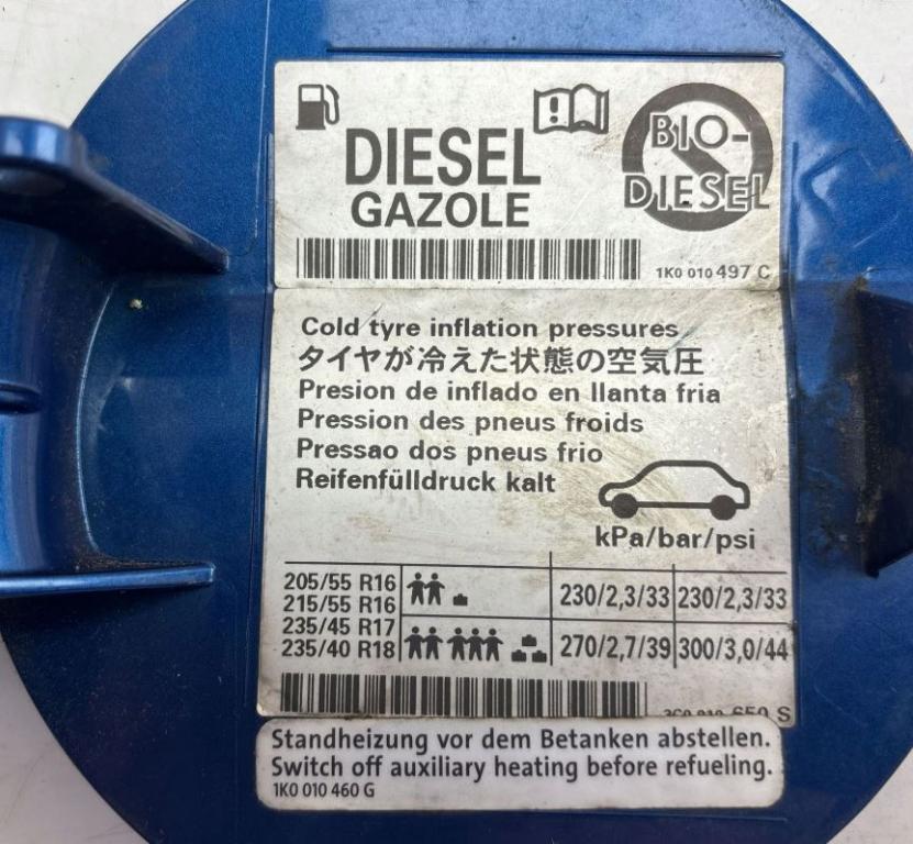 Volkswagen Passat B6 2005-2010 combi 2.0 TDI diesel AT 125 kW 2010  Dvierka nádrže paliva