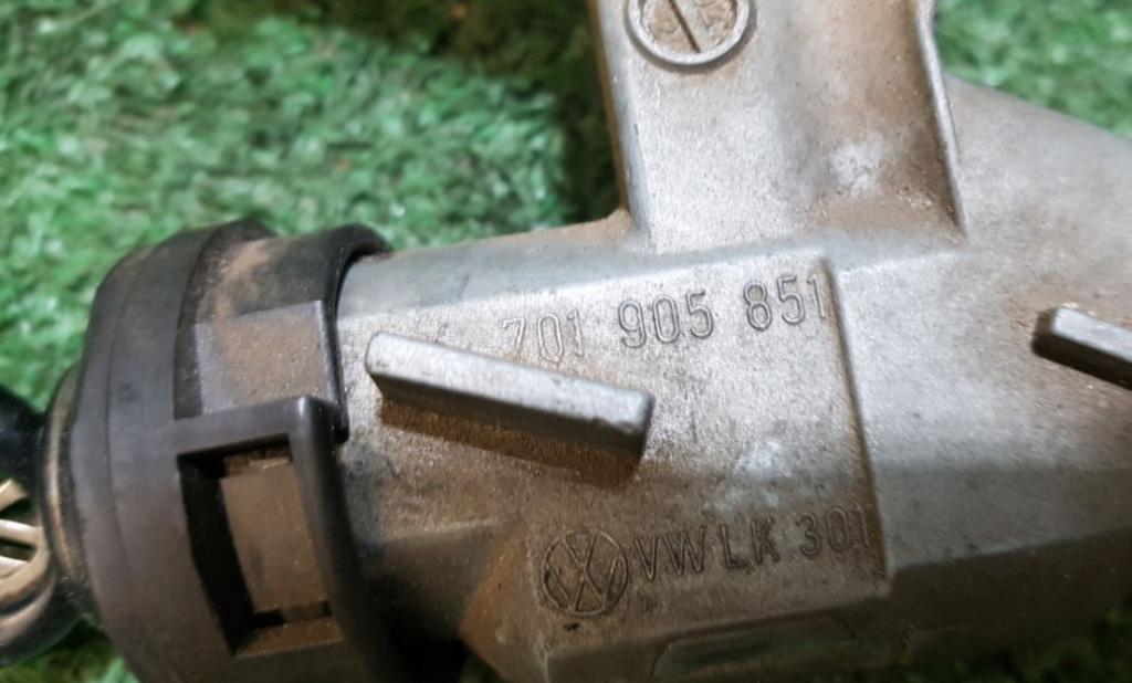 Volkswagen Transporter T4 1990-2003 2.5 TDI diesel MT 75 kW 1999  Spínacia skrinka 701905851 289458 KLS98