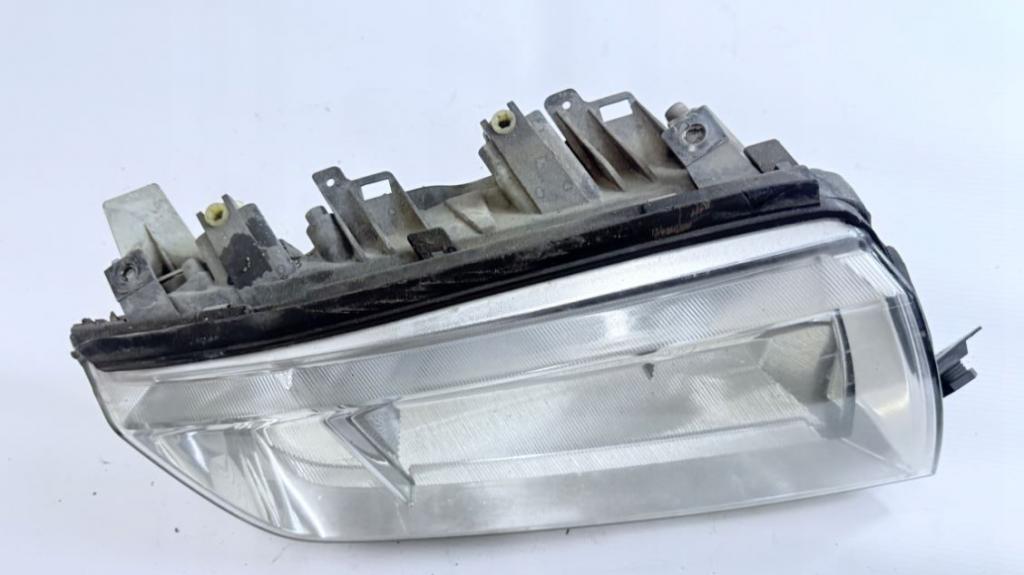 Skoda Fabia I 1999-2007 hatchback 1.2 petrol MT 40 kW 2004  Svetlo predné pravé