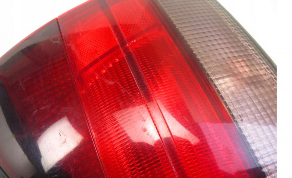 Toyota Corolla E10 hatchback 1.4 16v petrol MT 55 kW 1996  Svetlo zadné ľavé