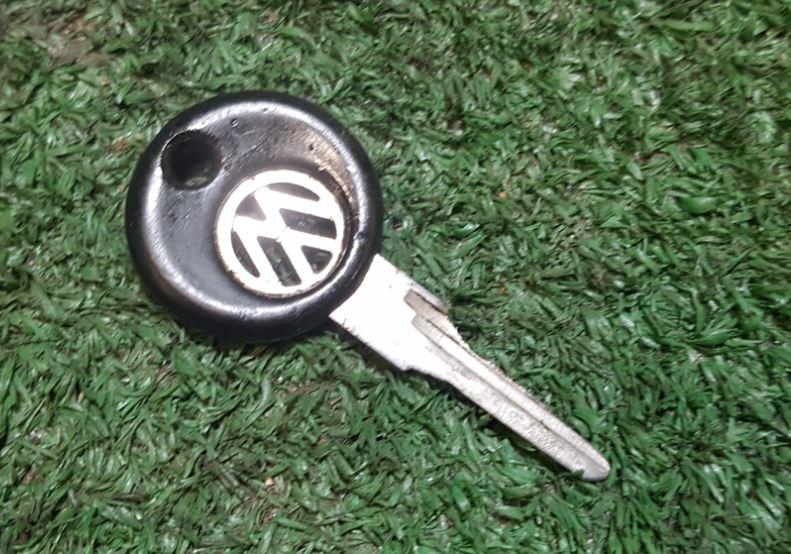 Volkswagen Transporter T4 1990-2003 2.5 TDI diesel MT 75 kW 1999  Spínacia skrinka 701905851 289458 KLS98