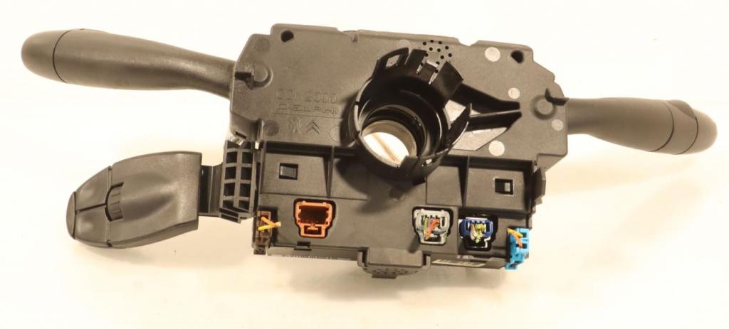 Peugeot 307 hatchback 1.6 16v petrol MT 80 kW 2003  Prepínacie páčky pod volantom 96477540XT