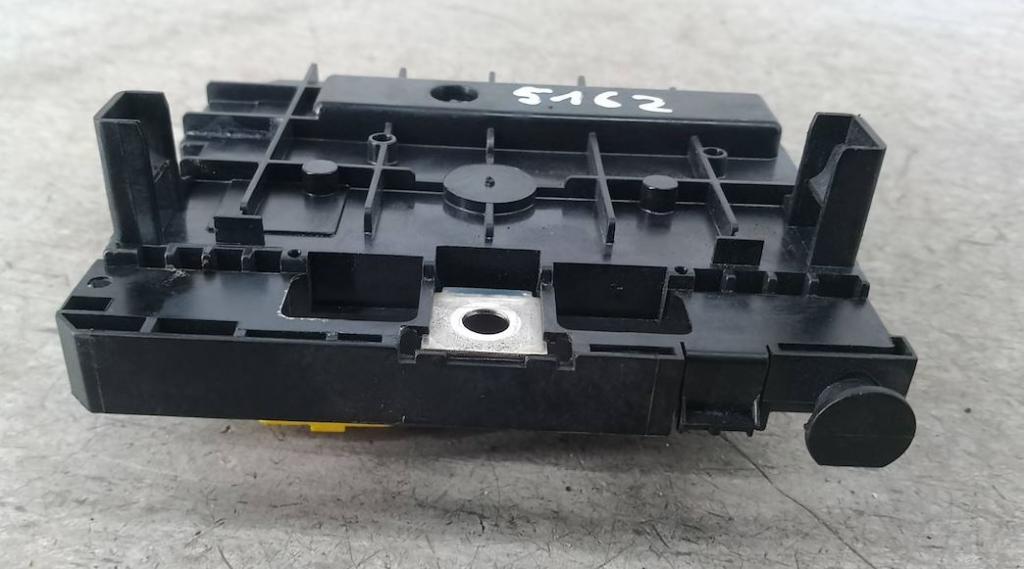 Peugeot 307 hatchback 1.6 HDI diesel MT 66.2 kW 2005  Poistková skrinka 9661708280