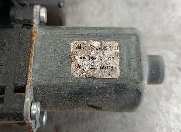 Opel Insignia A 2008-2017 hatchback 2.0 CDTI diesel MT 118 kW 2012  Mechanizmus sťahovania okna predný ľavý 13302456 966432-102