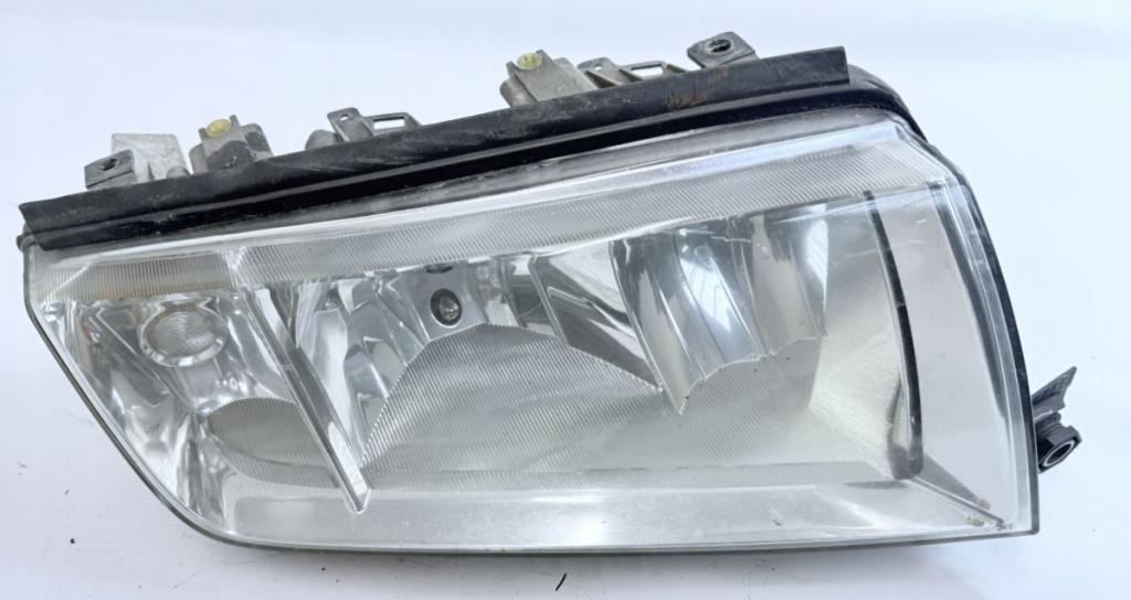 Skoda Fabia I 1999-2007 hatchback 1.2 petrol MT 40 kW 2004  Svetlo predné pravé