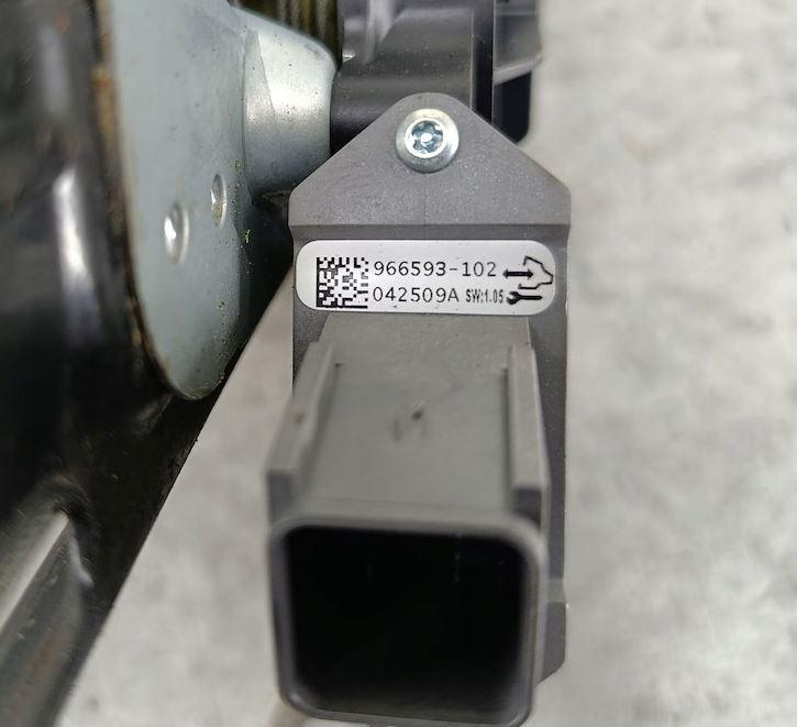 Opel Insignia A 2008-2017 hatchback 2.0 CDTI diesel MT 118 kW 2012  Mechanizmus sťahovania okna predný ľavý 13302456 966432-102