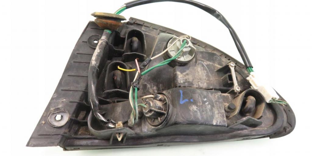 Toyota Corolla E10 hatchback 1.4 16v petrol MT 55 kW 1996  Svetlo zadné ľavé