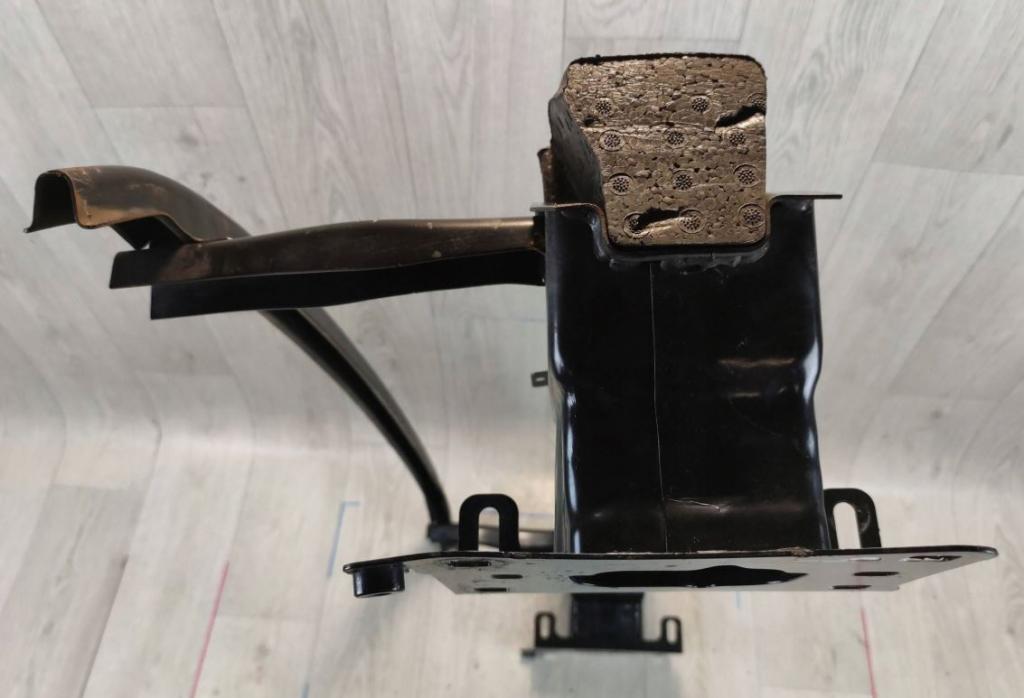 Volkswagen Golf VII 2012-2020 combi 2.0 TDI diesel MT 110 kW 2015  Výstuha predná 5G0807111