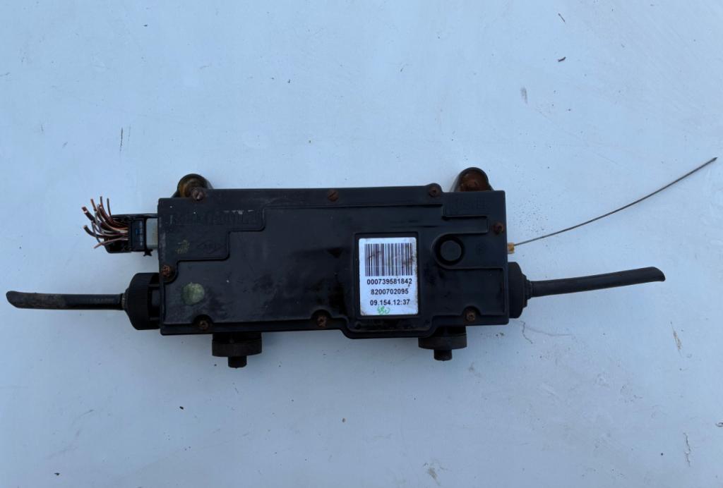Renault Scenic II 2003-2009 Ručná brzda elektrická 8200702095