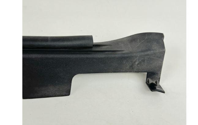 Toyota Avensis III T27 2009-2018 sedan 1.8 VVTI 16v petrol MT 108 kW 2009  Lišta blatníka predná pravá 53807-05010