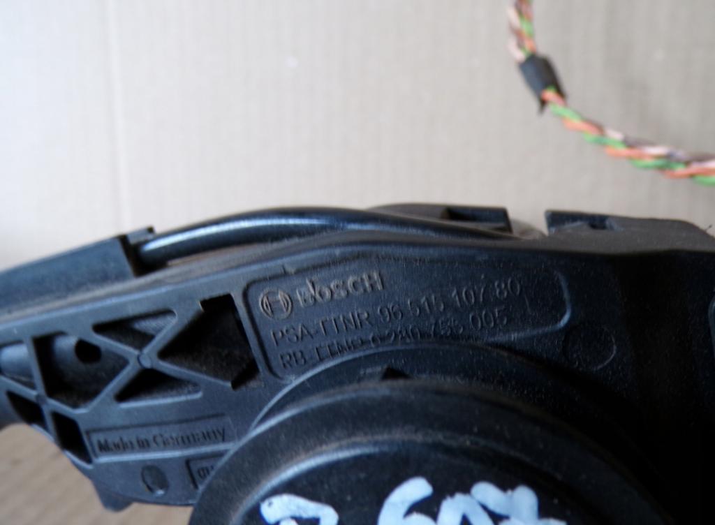 Peugeot 607 sedan 2.0 HDI diesel MT 100 kW 2007 Potenciometer plynového pedálu 9651510780