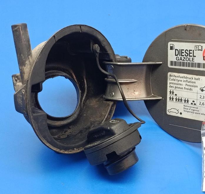 Volkswagen Touran I 2003-2015 minivan 1.9 TDI diesel 77 kW 2009  Dvierka nádrže paliva 1T0809857