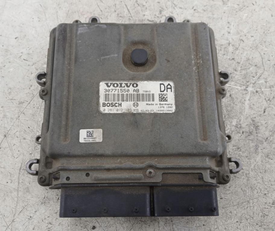 Volvo S60 I 2000-2010 sedan 2.4 D5 diesel MT 136 kW 2007  Riadiaca jednotka motora 30771550AB