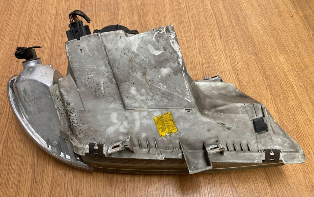 Volkswagen Sharan I 1995-2010 combi 1.9 TDI diesel MT 81 kW 1997  Svetlo predné ľavé