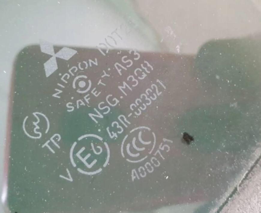 Mitsubishi Grandis hatchback 2.0 DID diesel MT 100 kW 2006  Sklo zadných ľavých dverí