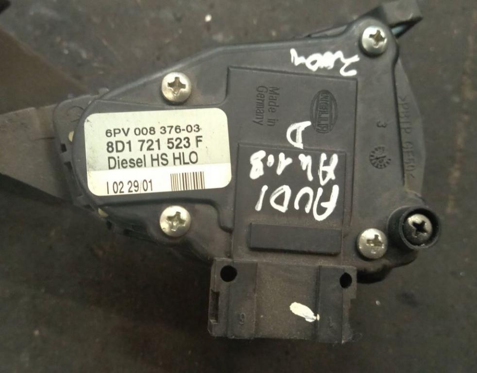 Audi A6 C5 1997-2004 sedan 1.8 T petrol MT 110 kW 1998  Potenciometer plynového pedálu 8D1721523F