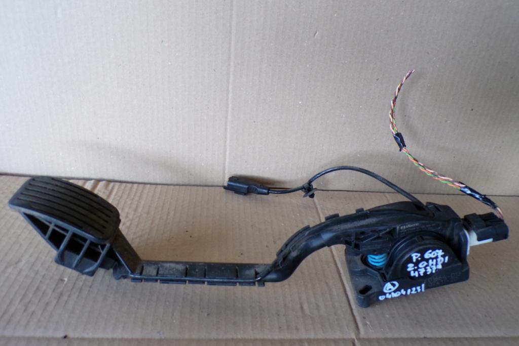 Peugeot 607 sedan 2.0 HDI diesel MT 100 kW 2007 Potenciometer plynového pedálu 9651510780