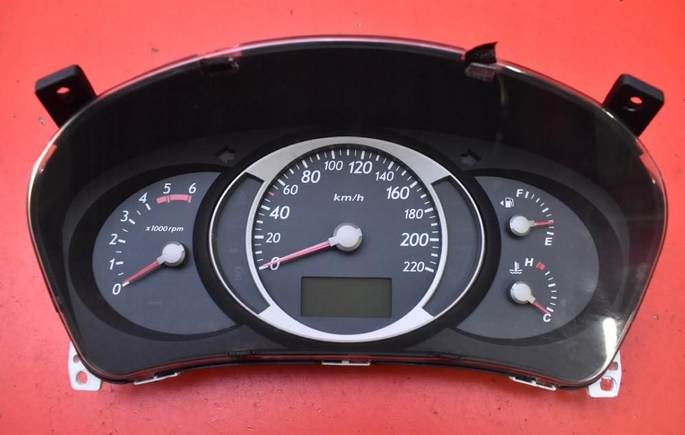 Hyundai Tucson I 2004-2009 hatchback 2.0 CRDI diesel MT 83 kW 2005  Prístrojová doska 94013-2E420