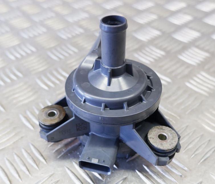 Lexus GS IV 2011-2020 sedan 3.5 HYBRID petrol AT 215 kW 2013  Vodná pumpa G904033020