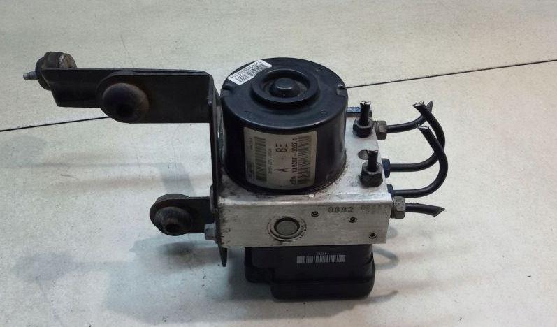 Ford Focus Mk2 2004-2011 hatchback 1.6 TDCI diesel MT 66 kW 2008  Pumpa ABS 3M512M110GA 5WK84103