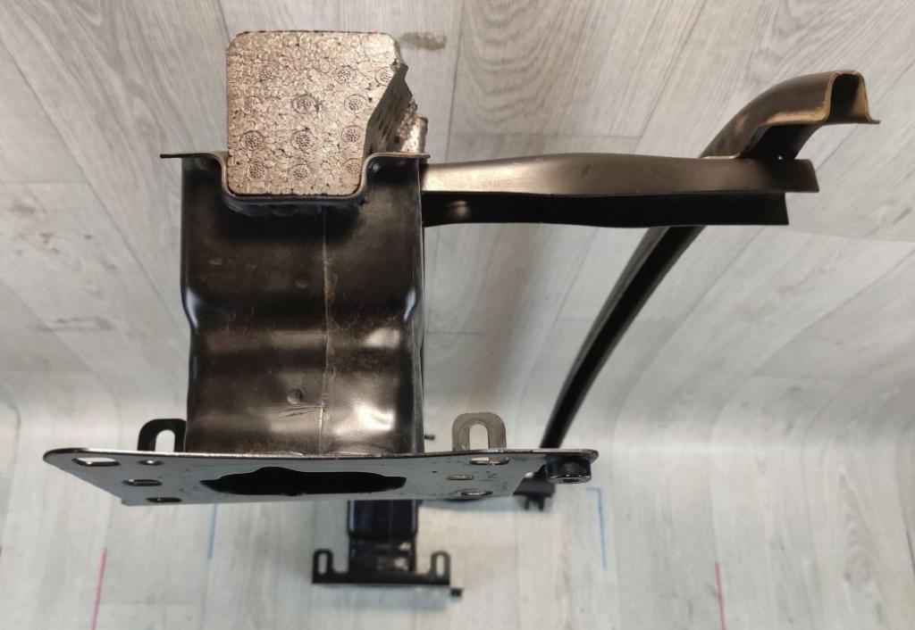 Volkswagen Golf VII 2012-2020 combi 2.0 TDI diesel MT 110 kW 2015  Výstuha predná 5G0807111