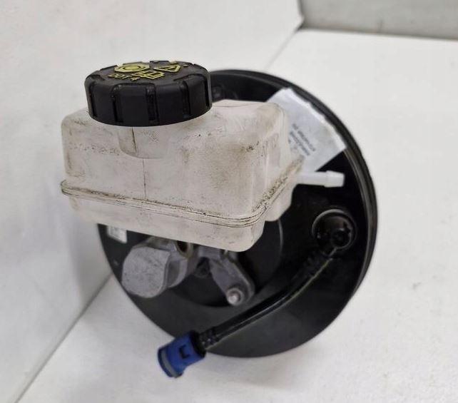 Renault Twingo III  2015 52kW HATCHBACK 5D 1.0B SCE 71KM 14-18  Posilňovač bŕzd 472104799R