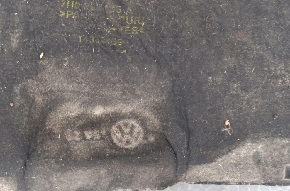 Volkswagen Transporter T5 2003-2015 hatchback 1.9 TDI diesel MT 75 kW 2007  Odhlučnenie (izolácia) prednej kapoty