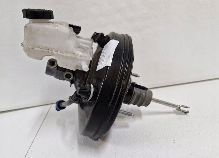 Renault Twingo III  2015 52kW HATCHBACK 5D 1.0B SCE 71KM 14-18  Posilňovač bŕzd 472104799R