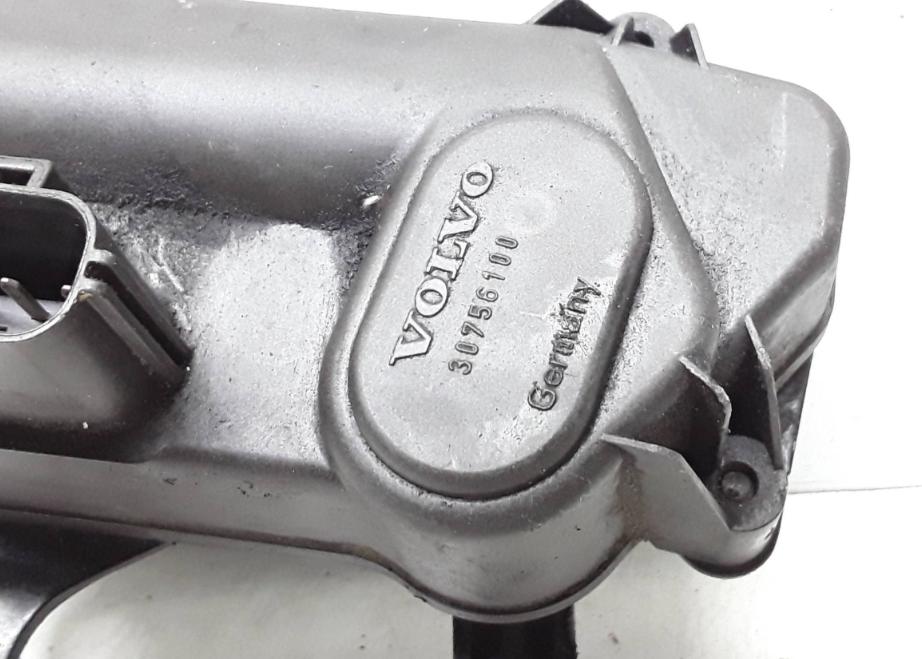Volvo S60 I 2000-2010 Nastavovač (klapka) sacieho potrubia 30756100