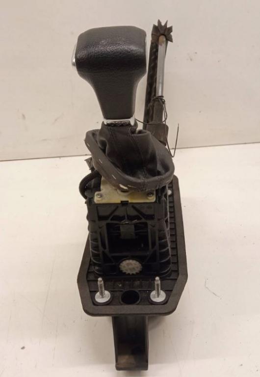 Volkswagen Touran I 2003-2015 hatchback 1.9 TDI diesel MT 77 kW 2006  Rýchlostná páka (kulisa) 1T0713061J