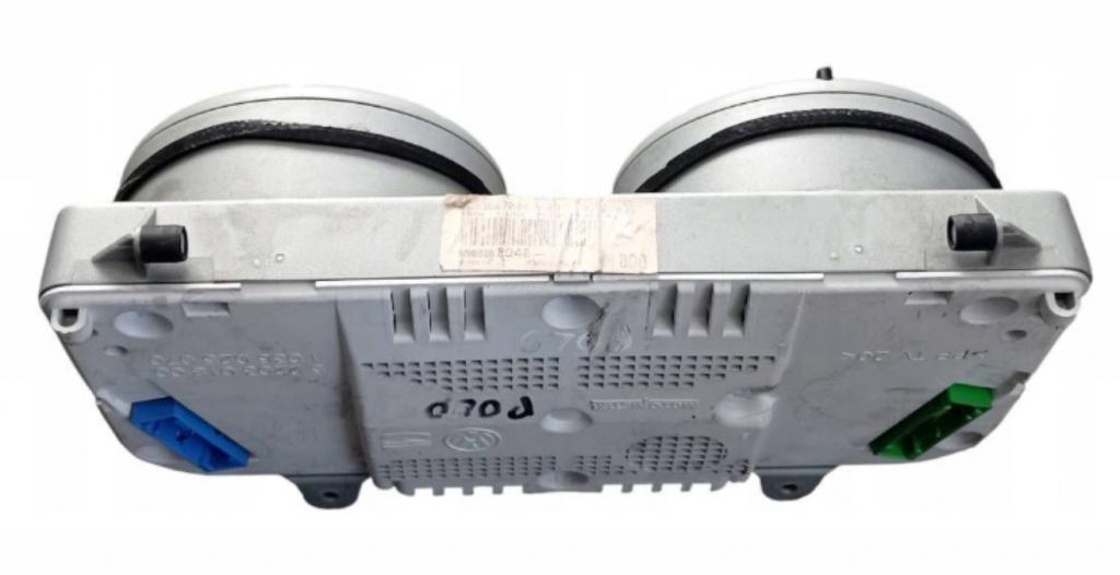 Volkswagen Polo III 6N 1994-2001 hatchback 1.4 MPI petrol MT 44 kW Prístrojová doska 0263627004 6N0920804E