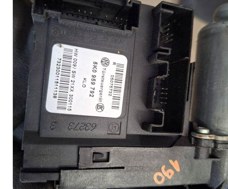 Skoda Octavia II 2004-2013 hatchback 1.9 TDI diesel AT 77 kW 2007  Motorček okien predný pravý 1T0959702R 5K0959792