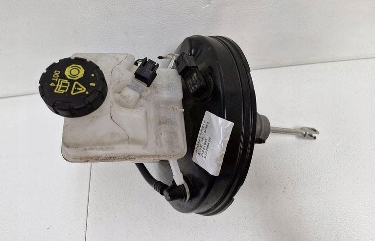 Renault Twingo III  2015 52kW HATCHBACK 5D 1.0B SCE 71KM 14-18  Posilňovač bŕzd 472104799R